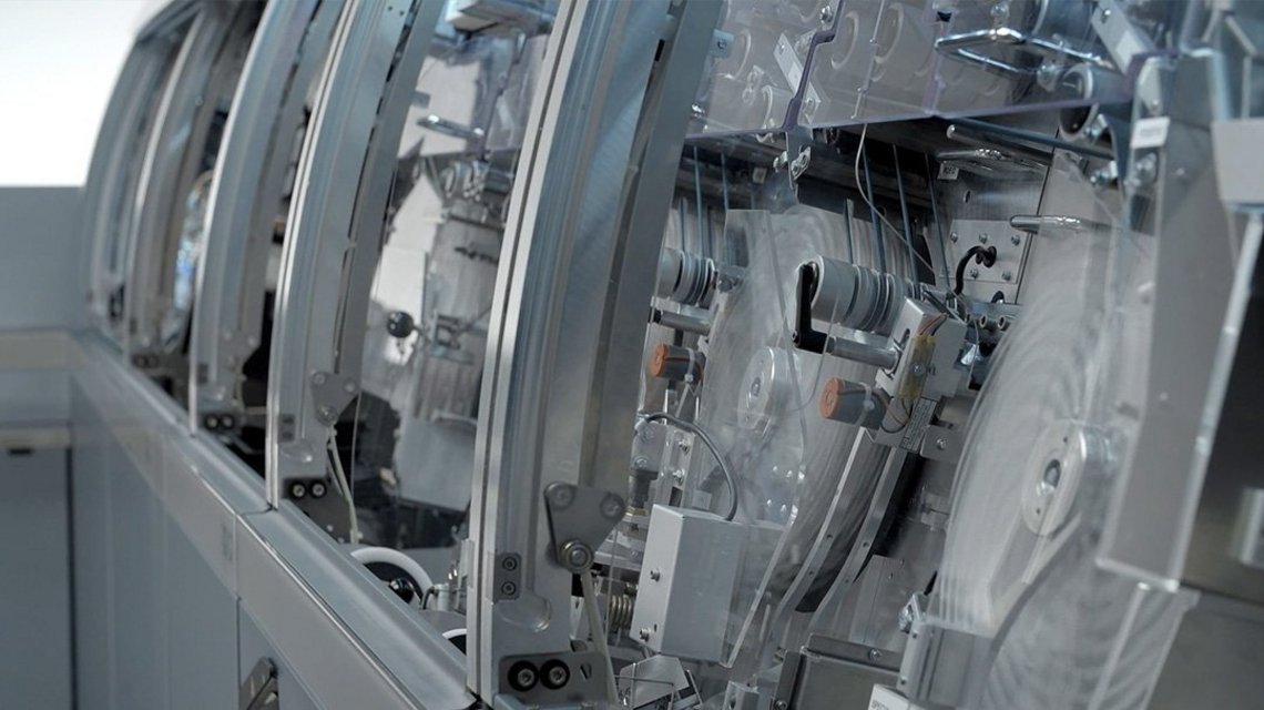 View inside a machine for inspecting banknotes