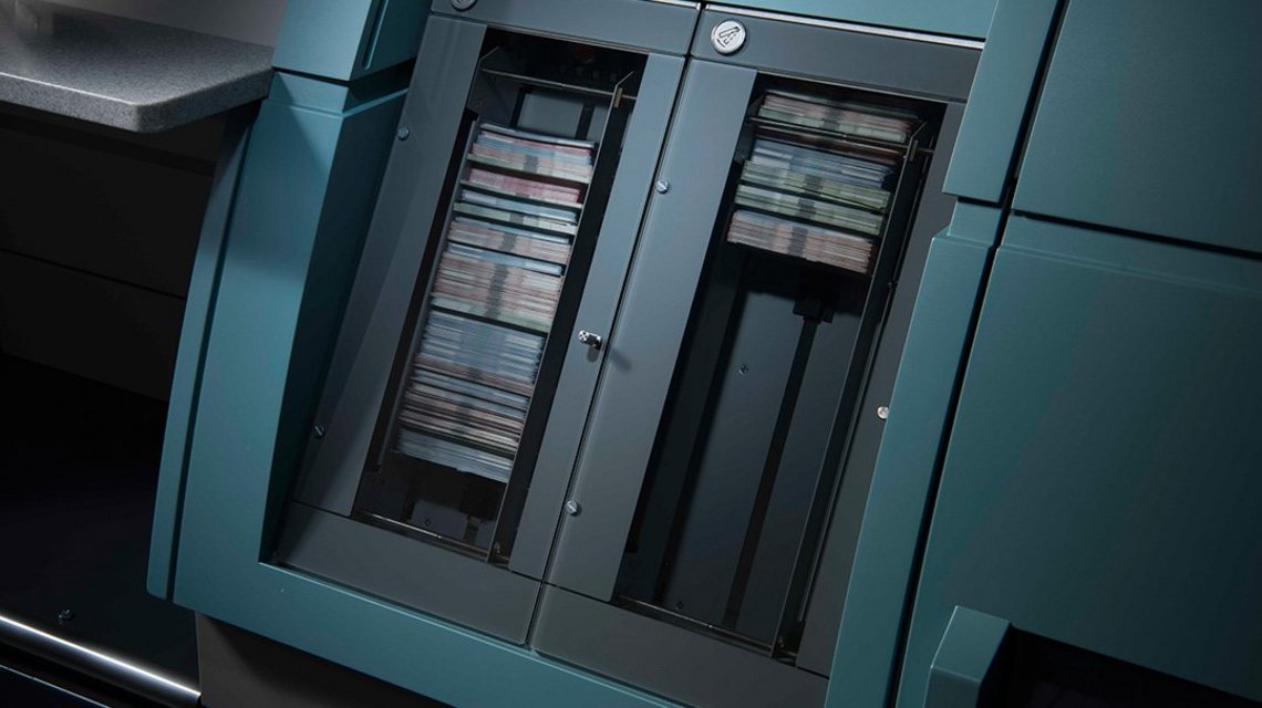 Close-up of the bill compartments of the banknote processing system BPS® M3