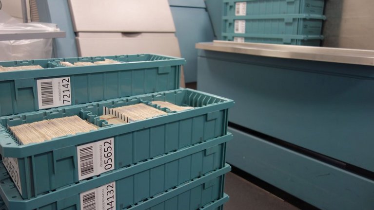 Stacked NotaTrays to eliminate single-use plastic bags