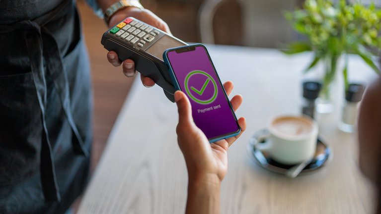 Digital offline payments with a smartphone