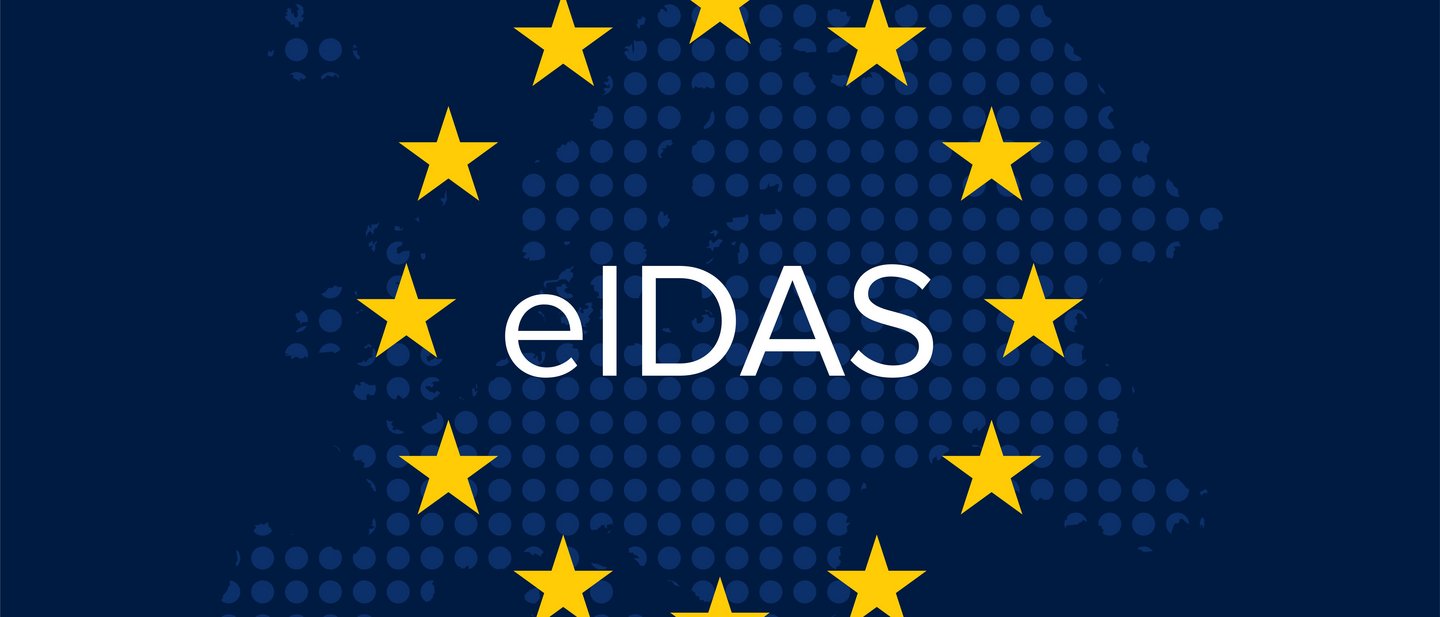 Europäische Flagge um das Wort eIDAS