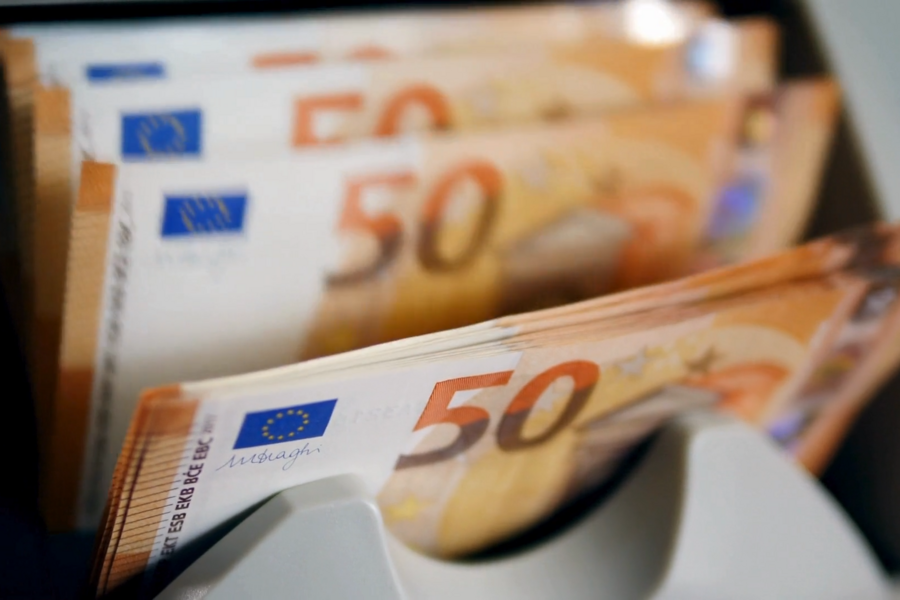 9 factors fueling a surge in cash hoarding